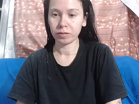 Venusluxodomme online show from October 8, 2025, 5:31 am