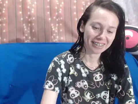 Venusluxodomme online show from February 16, 2026, 3:27 am