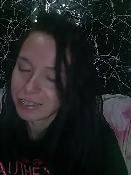 Snapshot of Venusluxodomme chatting on June 9, 2026, 4:24 am Venusluxodomme online show from June 9, 2026, 4:24 am