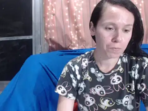 Venusluxodomme online show from April 24, 2026, 12:45 am