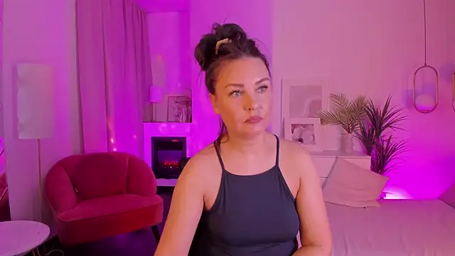 MilenaMellow online show from December 2, 2025, 8:54 pm