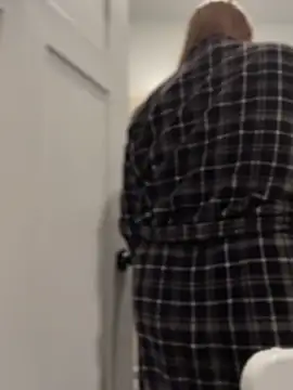 Snapshot of PussiesnCream_ chatting on October 28, 2025, 2:49 pm PussiesnCream online show from October 28, 2025, 2:49 pm