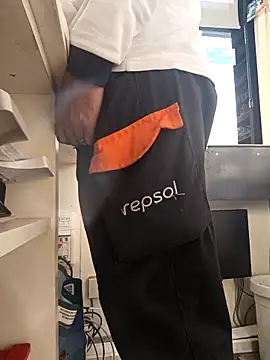 Blog100vergonhas online show from April 18, 2026, 6:21 pm