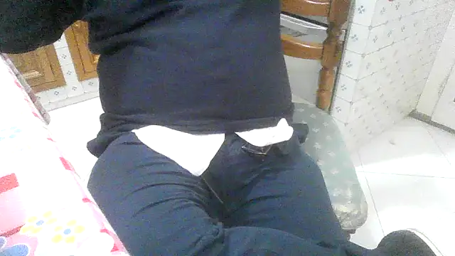 polloiw online show from November 24, 2025, 2:39 pm