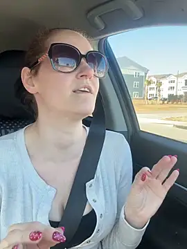 lolabunny9 online show from February 6, 2026, 7:10 pm