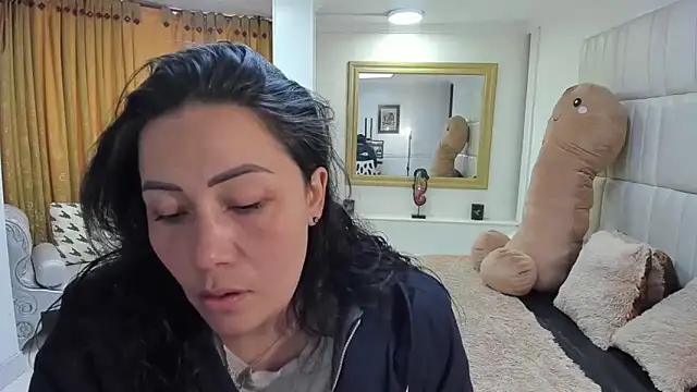 gaby trent online show from November 6, 2025, 2:54 pm