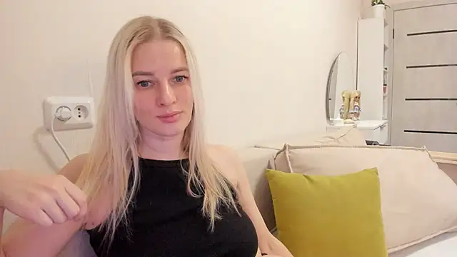 Snapshot of HILT_ON chatting on October 29, 2025, 3:27 am HILT ON online show from October 29, 2025, 3:27 am