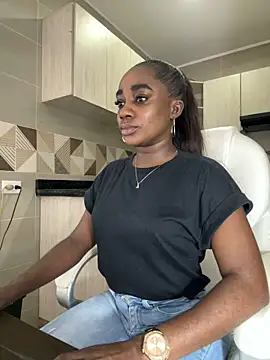 cristaaalclocks1 online show from March 12, 2025, 1:40 pm