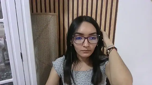 LinzyBaner online show from February 13, 2025, 12:35 am