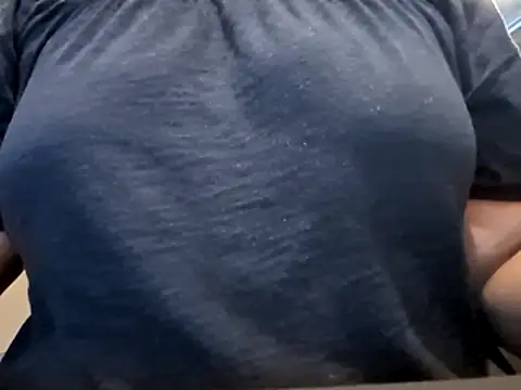 Snapshot of SensualATease chatting on October 27, 2025, 2:40 pm SensualATease online show from October 27, 2025, 2:40 pm