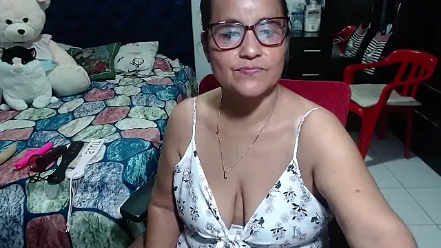 pervert mommy  online show from March 18, 2025, 12:50 pm