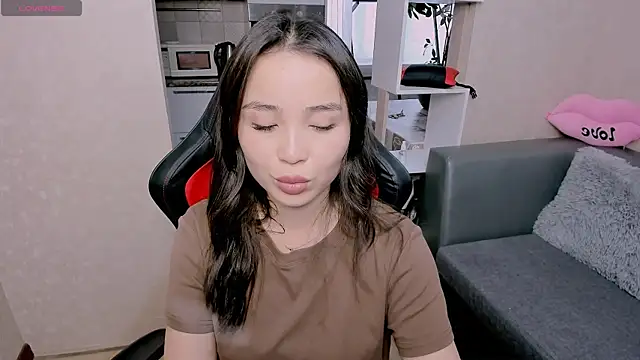 AyaMoon online show from October 8, 2025, 5:31 am