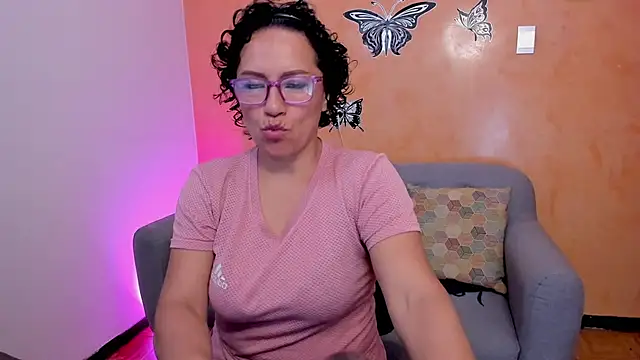 scarlet wet online show from March 17, 2026, 7:06 pm