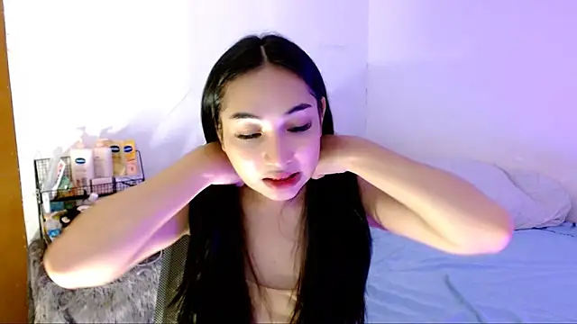 SweetLilly 18 online show from October 23, 2025, 3:27 am