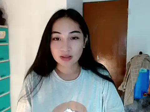 SweetLilly 18 online show from January 7, 2025, 5:20 pm