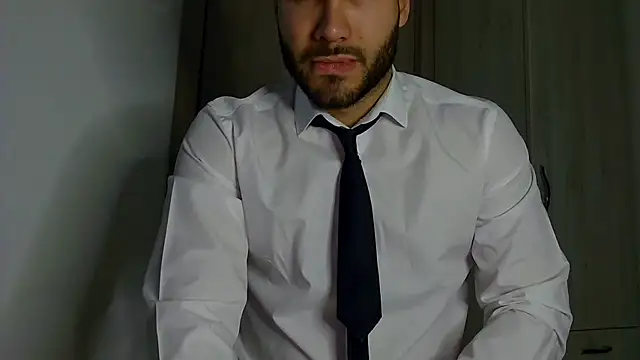 Snapshot of Justynn1 chatting on October 29, 2025, 9:47 pm Justynn1 online show from October 29, 2025, 9:47 pm