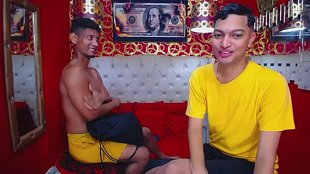 Snapshot of PEINBOYS chatting on July 21, 2026, 7:15 pm PEINBOYS online show from July 21, 2026, 7:15 pm