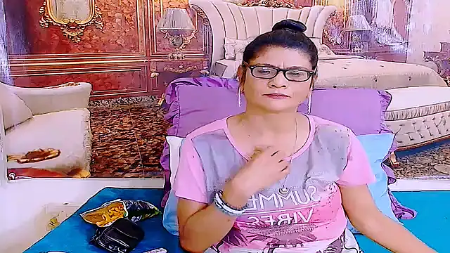 Snapshot of IndianAllure chatting on June 10, 2026, 5:30 am IndianAllure online show from June 10, 2026, 5:30 am
