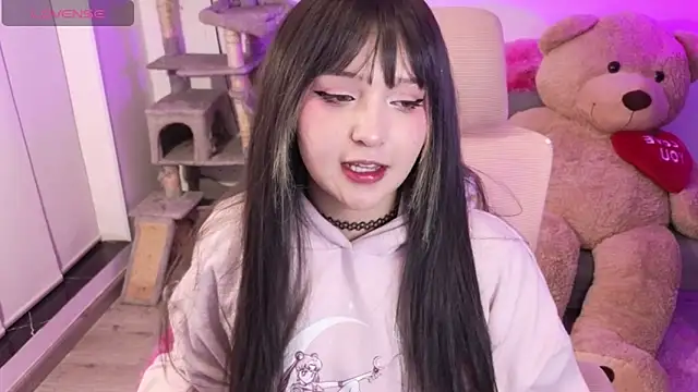 Snapshot of KuroChan420 chatting on February 19, 2026, 3:25 am KuroChan420 online show from February 19, 2026, 3:25 am