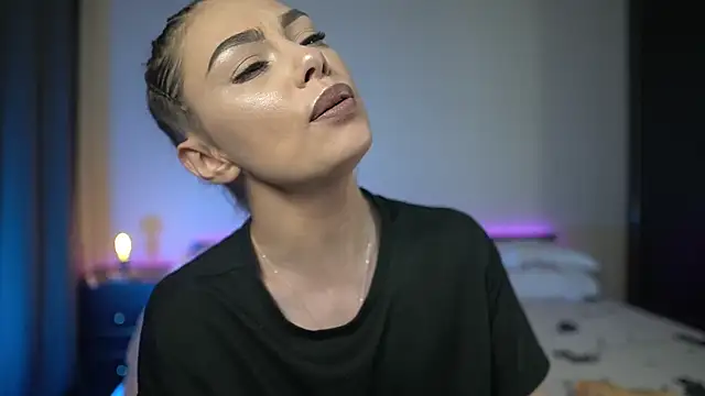 TiffanyPierce online show from February 4, 2026, 9:10 pm