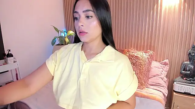 Snapshot of AMELIE_xx chatting on February 10, 2026, 12:15 pm AMELIE xx online show from February 10, 2026, 12:15 pm