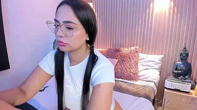 AMELIE xx online show from September 17, 2025, 12:18 pm