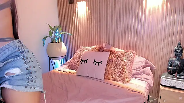 AMELIE xx online show from November 18, 2025, 12:19 pm