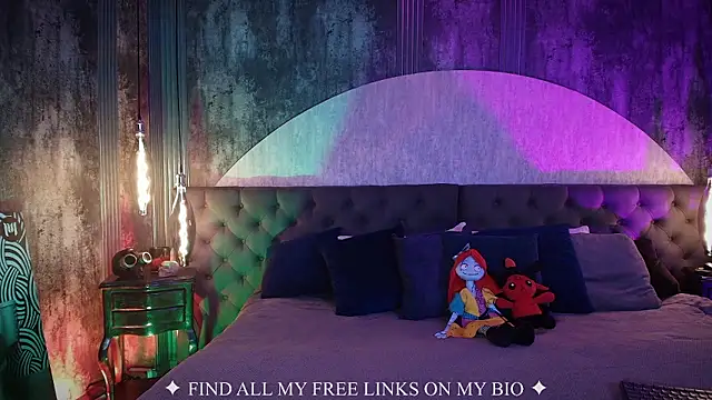 Snapshot of Charlotte_Germanotta_ chatting on January 17, 2026, 6:44 pm Charlotte Germanotta online show from January 17, 2026, 6:44 pm