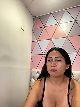 juliana diaz online show from October 6, 2025, 11:22 am