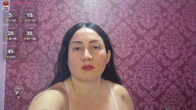 Snapshot of juliana_diaz chatting on June 1, 2026, 11:43 am juliana diaz online show from June 1, 2026, 11:43 am