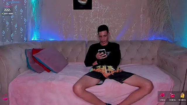 Snapshot of Shyfantasies chatting on October 15, 2025, 2:54 am Shyfantasies online show from October 15, 2025, 2:54 am