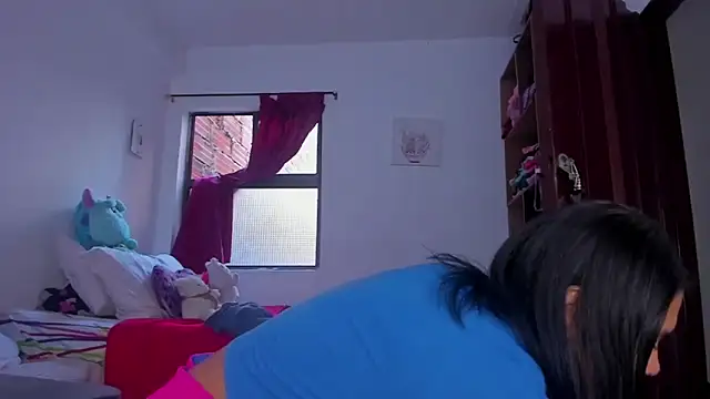 Snapshot of AlondraDiossa03 chatting on January 18, 2026, 4:43 pm AlondraDiossa03 online show from January 18, 2026, 4:43 pm