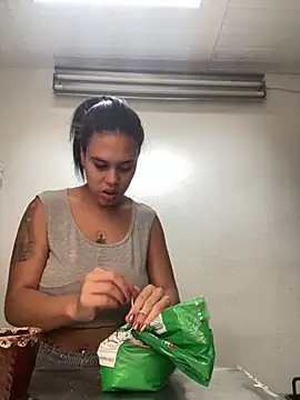 Snapshot of AlondraDiossa03 chatting on February 1, 2026, 3:32 pm AlondraDiossa03 online show from February 1, 2026, 3:32 pm