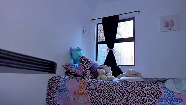 Snapshot of AlondraDiossa03 chatting on October 19, 2025, 7:05 pm AlondraDiossa03 online show from October 19, 2025, 7:05 pm