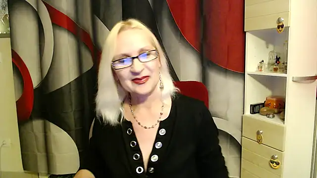 Snapshot of Ala-N-Dala chatting on November 24, 2025, 11:27 pm Ala-N-Dala online show from November 24, 2025, 11:27 pm