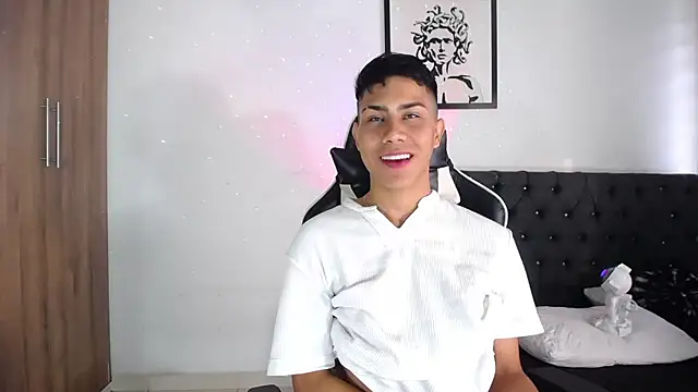 AlanNaughty online show from November 6, 2025, 9:52 pm