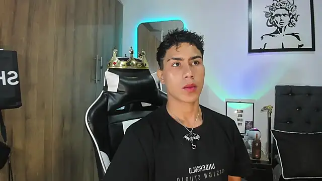 Snapshot of AlanNaughty chatting on February 12, 2026, 6:46 am AlanNaughty online show from February 12, 2026, 6:46 am