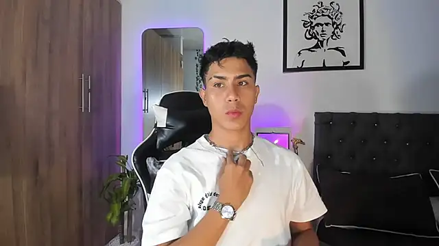 Snapshot of AlanNaughty chatting on January 16, 2026, 11:20 pm AlanNaughty online show from January 16, 2026, 11:20 pm