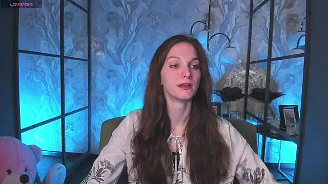 MirandaGlow online show from April 5, 2026, 5:36 am