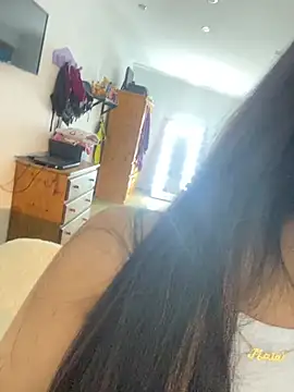 Snapshot of DulceAngelica chatting on May 4, 2026, 2:15 am DulceAngelica online show from May 4, 2026, 2:15 am