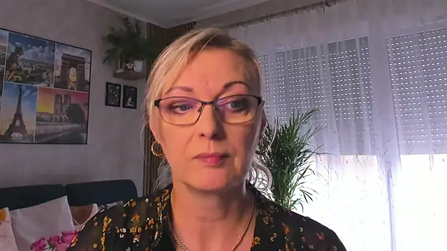 vanessa chat online show from October 7, 2025, 1:23 pm