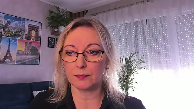 vanessa chat online show from April 16, 2026, 1:23 pm