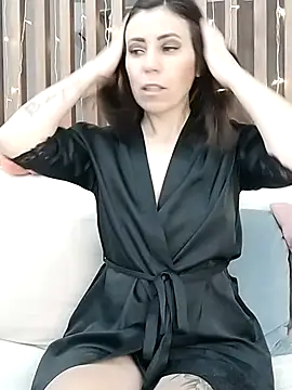 HotyWinter online show from October 28, 2025, 4:24 am