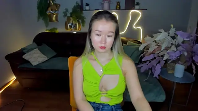 PollyOcean online show from December 4, 2025, 9:52 am