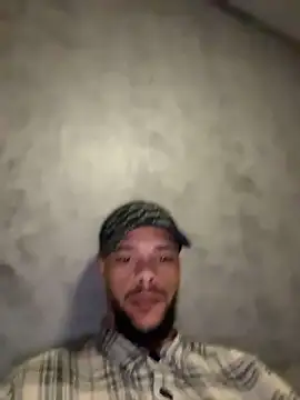 Lionayowe online show from April 9, 2026, 6:47 pm