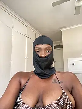 LuciousLips96 online show from February 26, 2026, 9:31 am