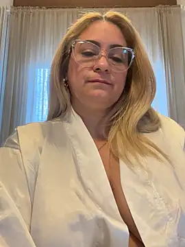 x elena x online show from February 10, 2025, 11:57 am