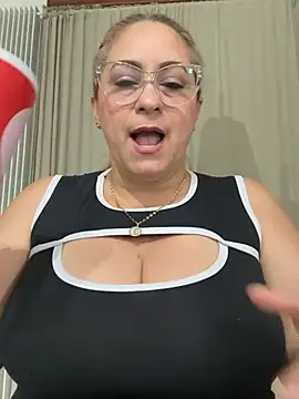 x elena x online show from March 11, 2025, 9:34 am