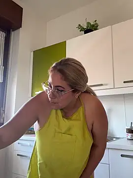x elena x online show from March 7, 2025, 12:23 pm