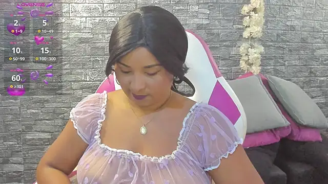 paola ih online show from June 3, 2026, 8:57 pm